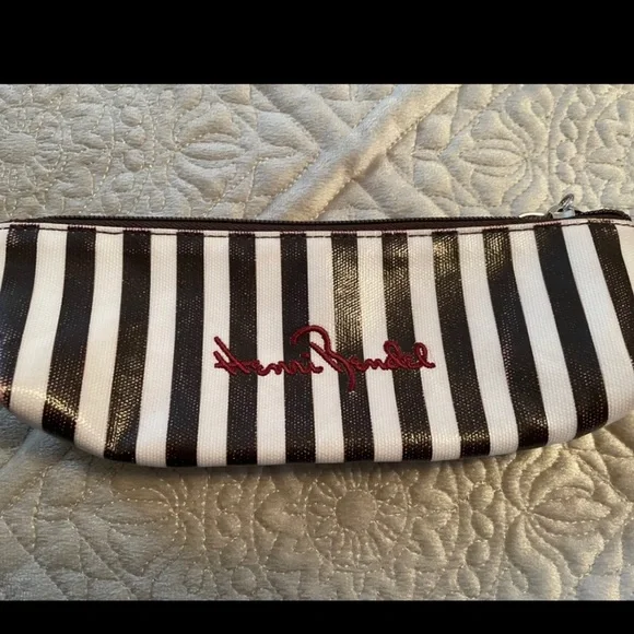 HENRI BENDEL MAKEUP CASE - Picture 2 of 3
